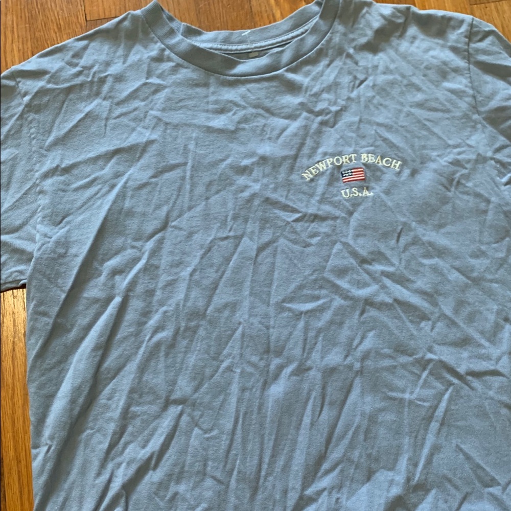 BRANDY MELVILLE GRAPHIC TEE